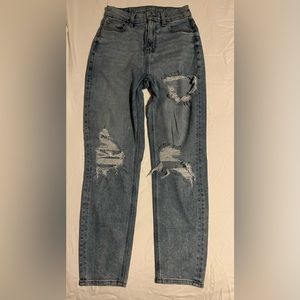 American Eagle Mom jean’s